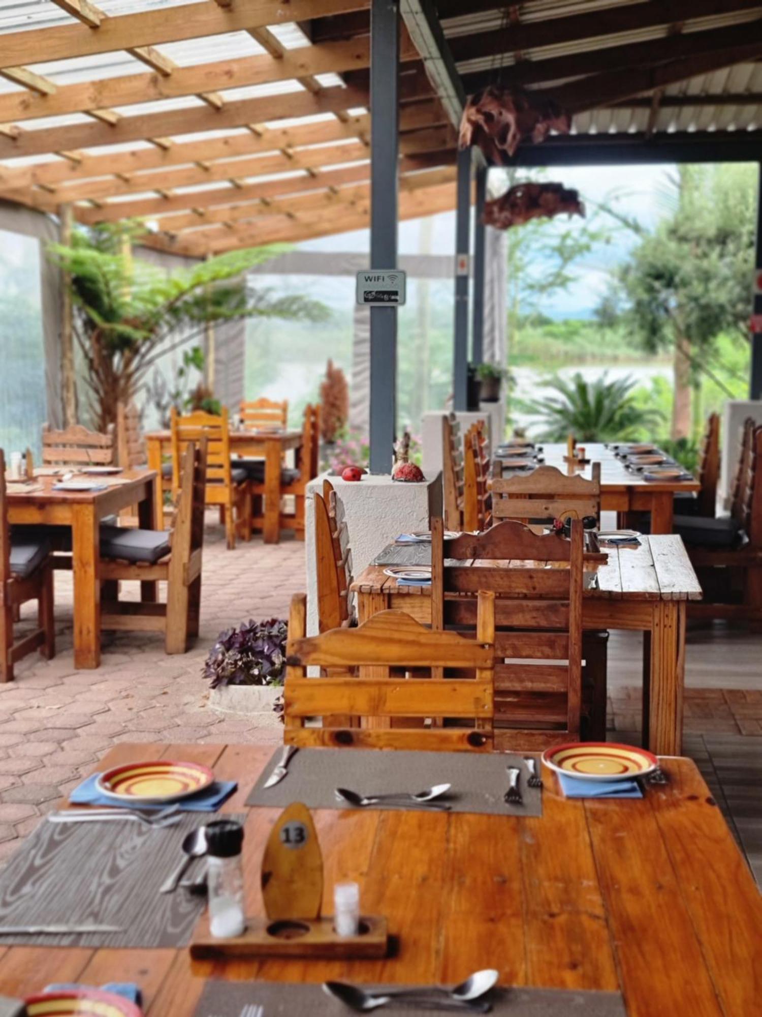 Goggas Nest Bnb & Restaurant Matsapha ภายนอก รูปภาพ